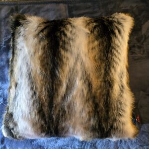 Adrienne Landau White Tiger Multi-color Faux Fur Pillow Size 20" x 20" - NWT!